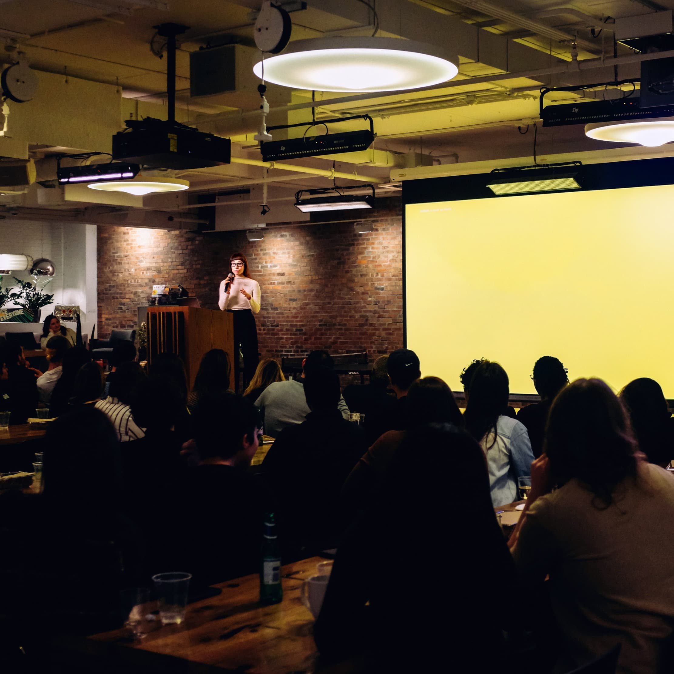 Dr. Rebecca Belvederesi-Kochs für Keynotes und Inhouse-Formate